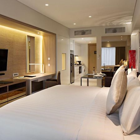 Oakwood Hotel & Residence Surabaia Exterior foto
