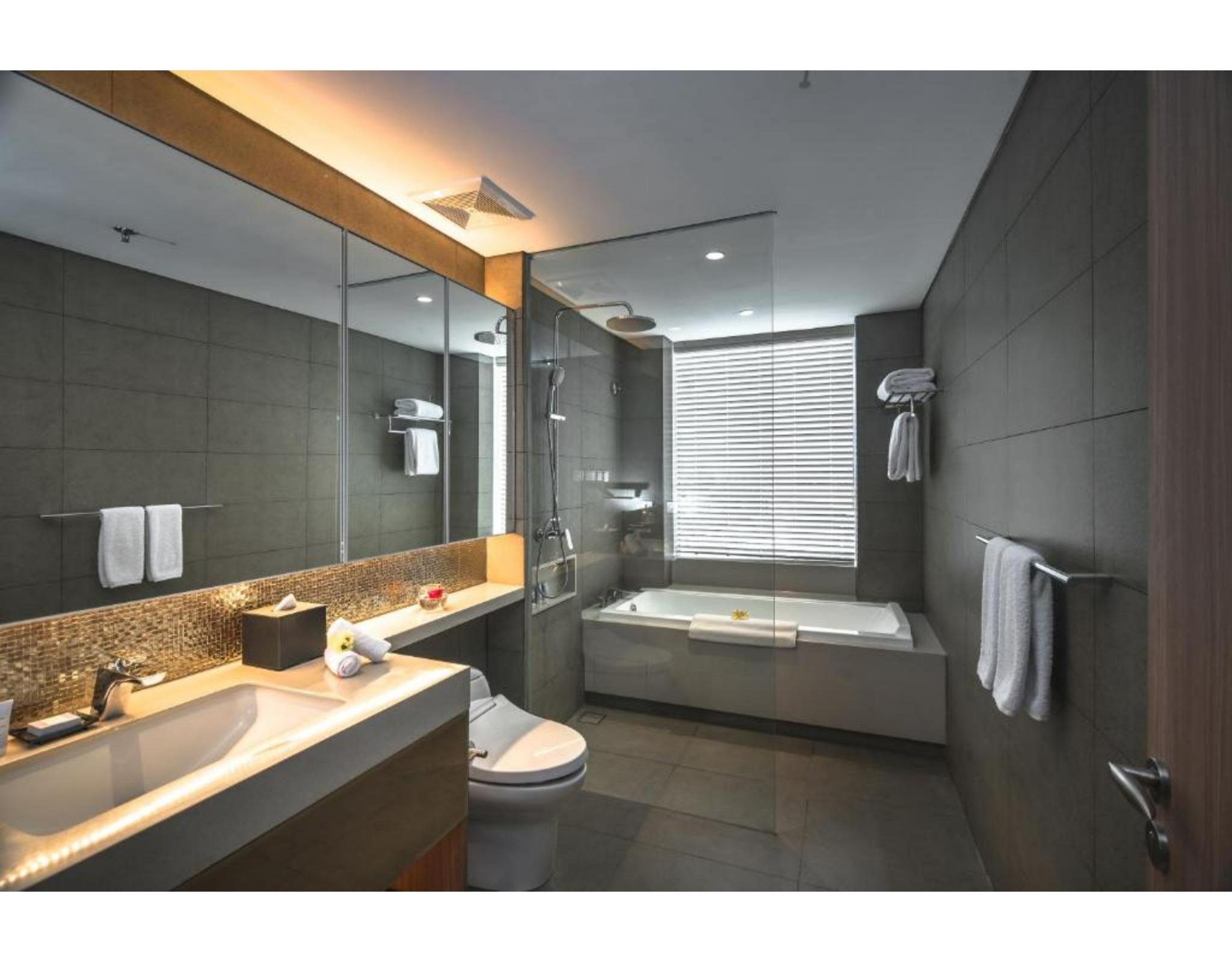 Oakwood Hotel & Residence Surabaia Exterior foto
