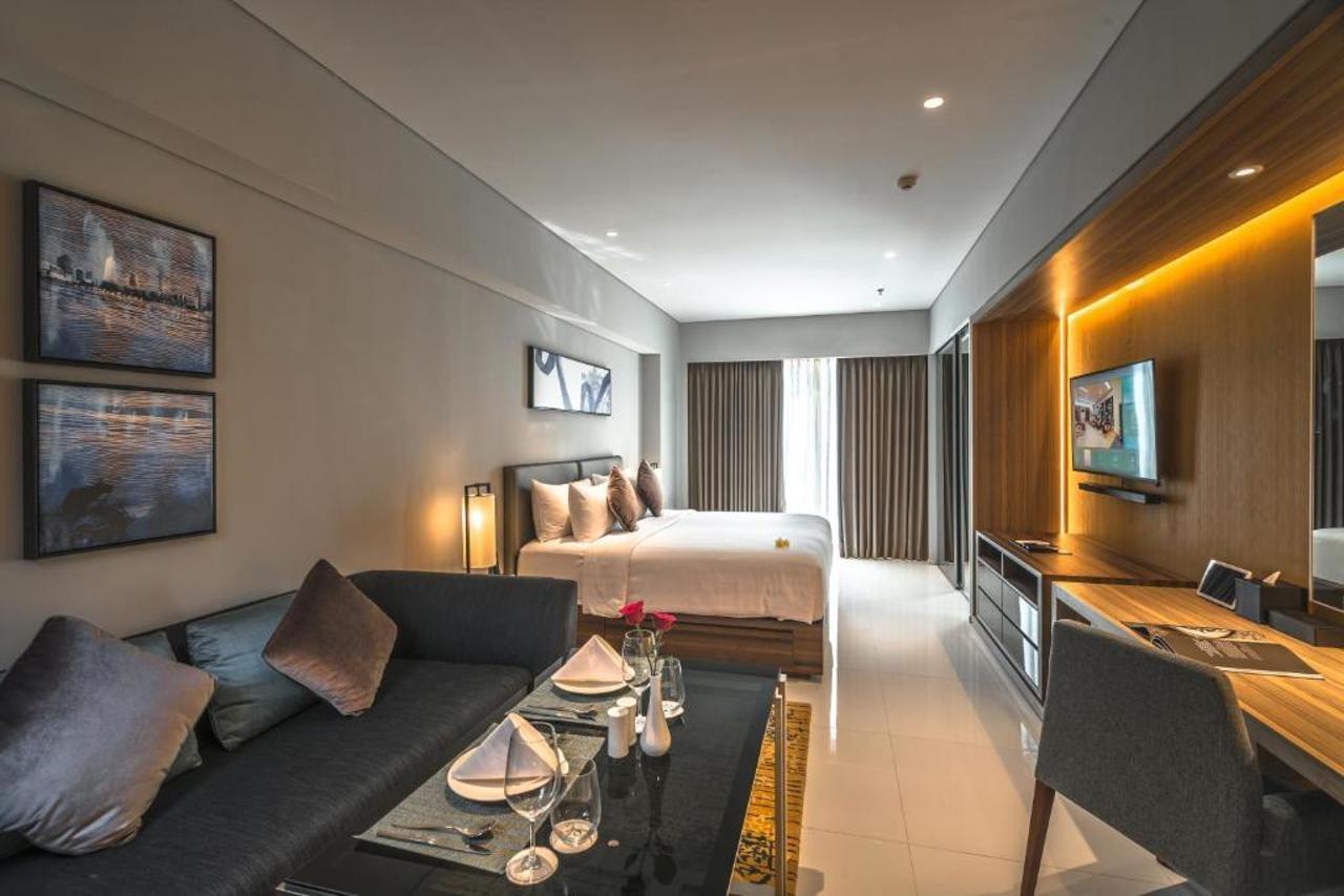 Oakwood Hotel & Residence Surabaia Exterior foto