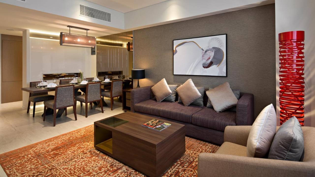 Oakwood Hotel & Residence Surabaia Exterior foto